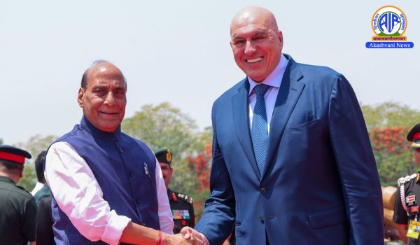 Rajnath Singh Meets Italian Defence Minister in New Delhi
